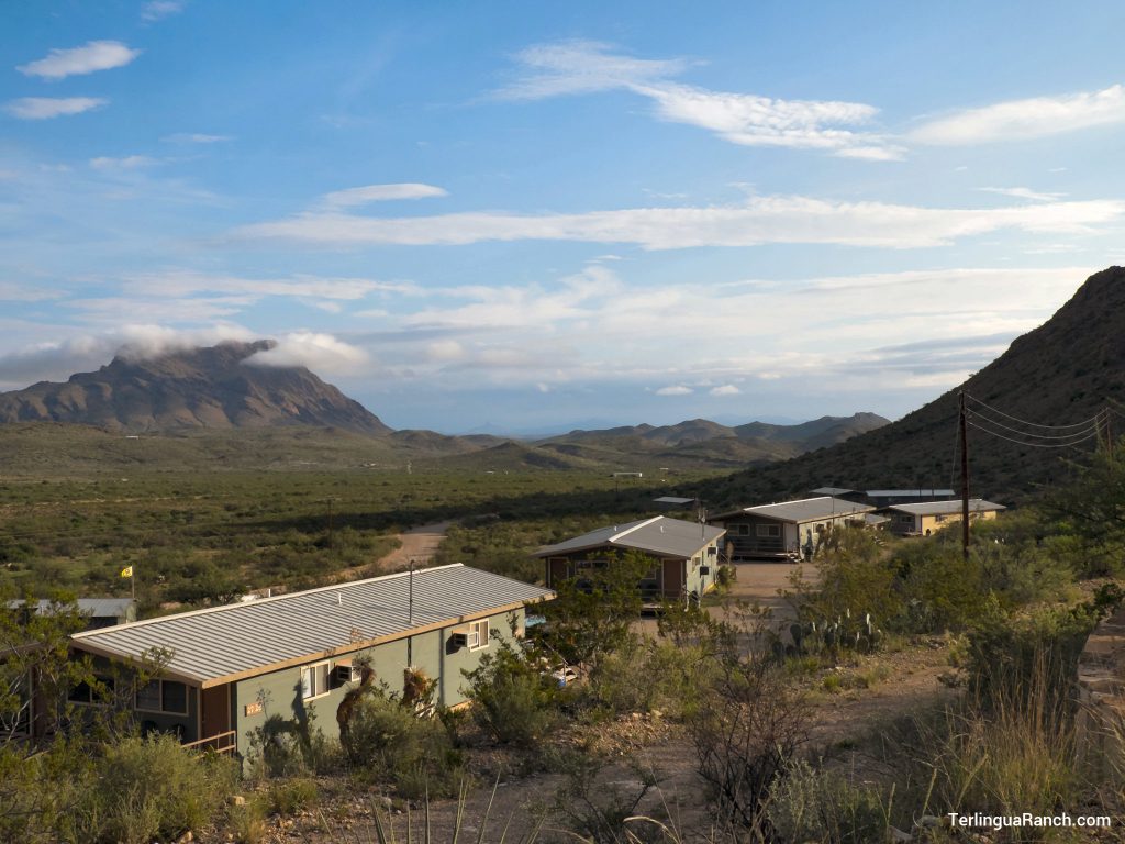 Big Bend Cabins, Cozy Clean Quiet Rooms, Shared Decks, Great Views
